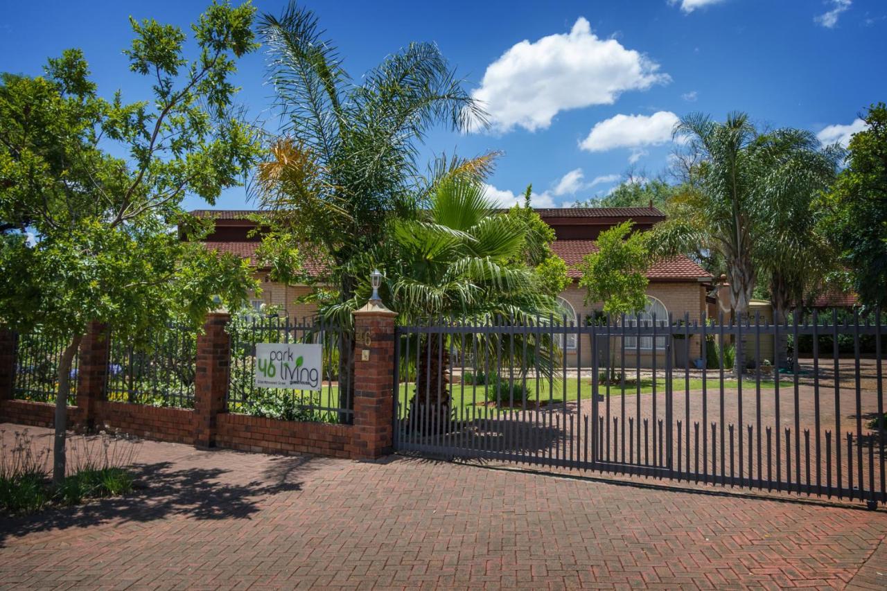 Park Living Guesthouse Bloemfontein Buitenkant foto