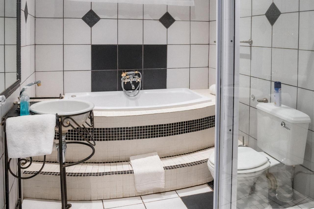 Park Living Guesthouse Bloemfontein Buitenkant foto