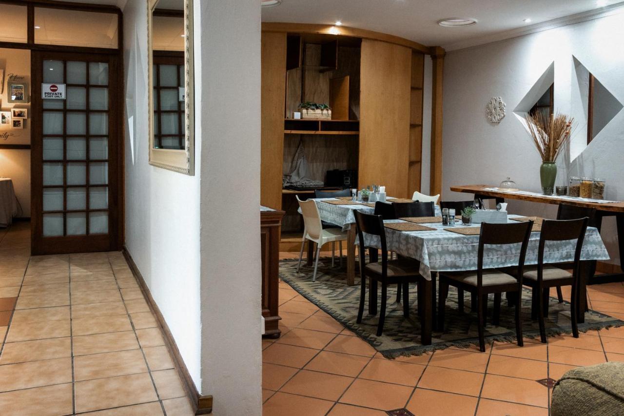 Park Living Guesthouse Bloemfontein Buitenkant foto