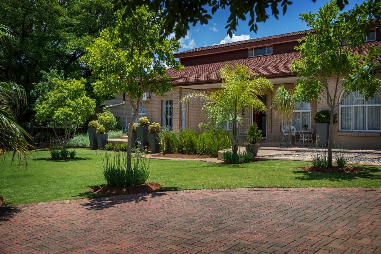 Park Living Guesthouse Bloemfontein Buitenkant foto